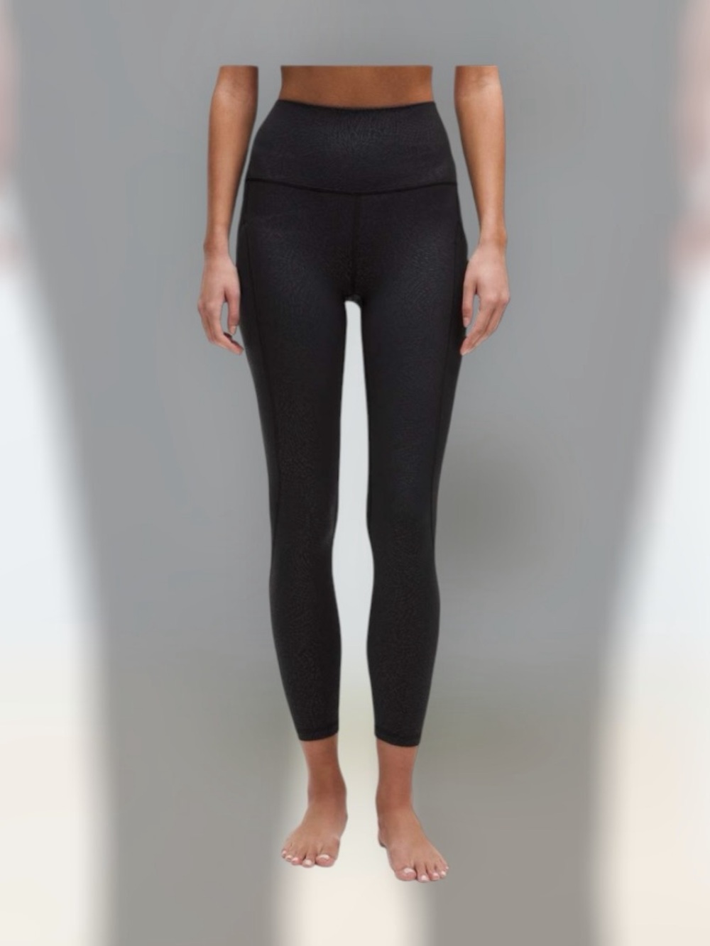 Lululemon Align High-Rise Pant with
Pockets 25"
Ripple Emboss Black